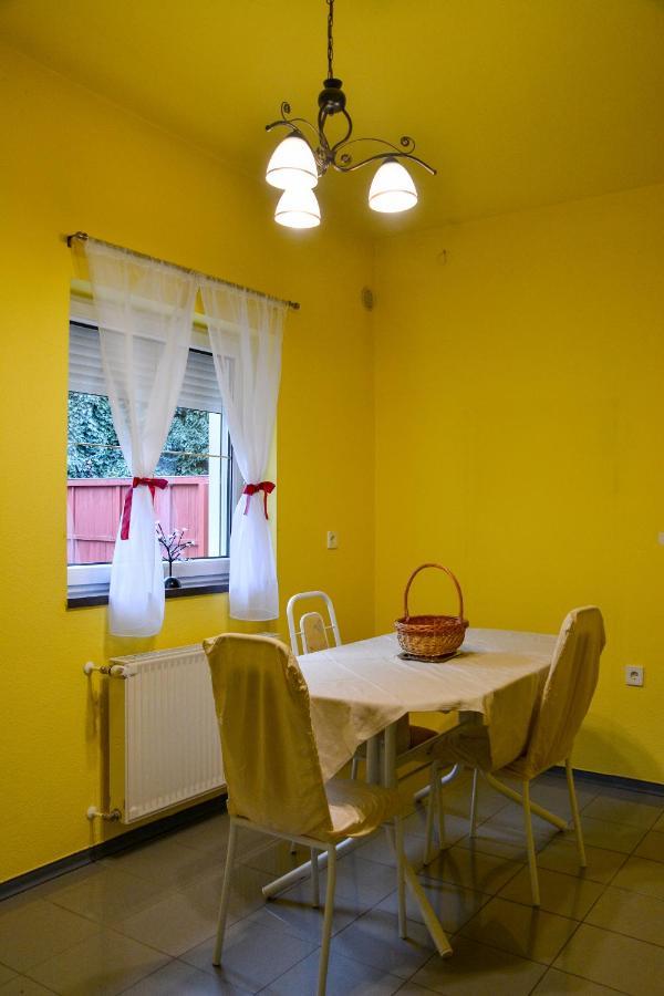 Afrodite Apartmanhaz Eger Exterior photo