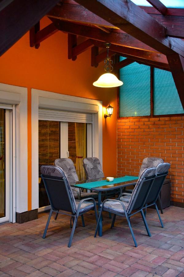 Afrodite Apartmanhaz Eger Exterior photo