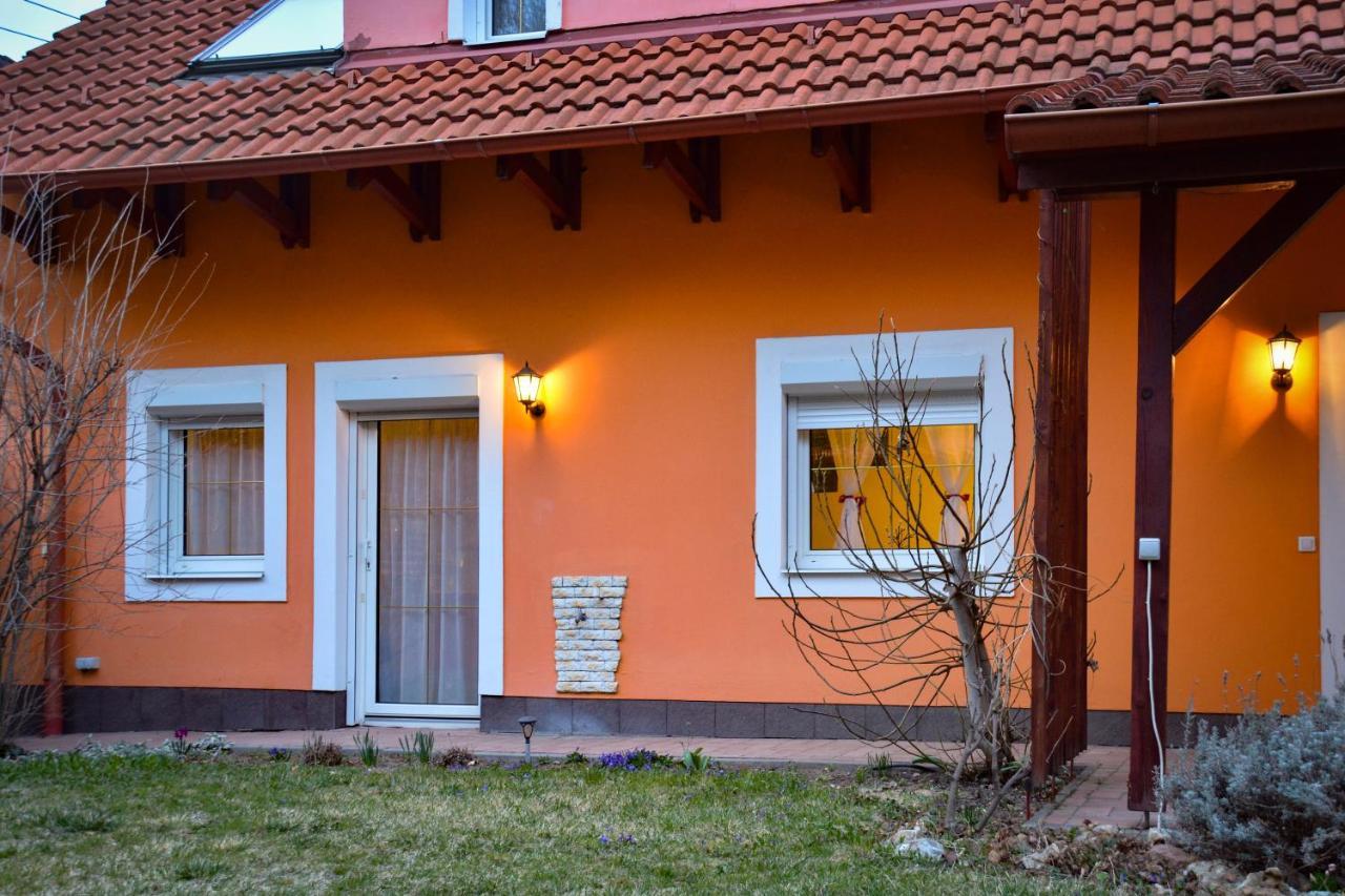 Afrodite Apartmanhaz Eger Exterior photo
