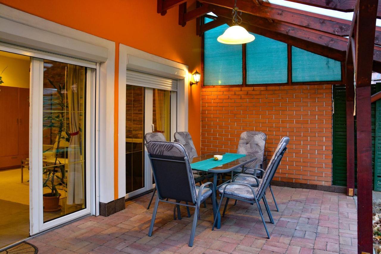 Afrodite Apartmanhaz Eger Exterior photo