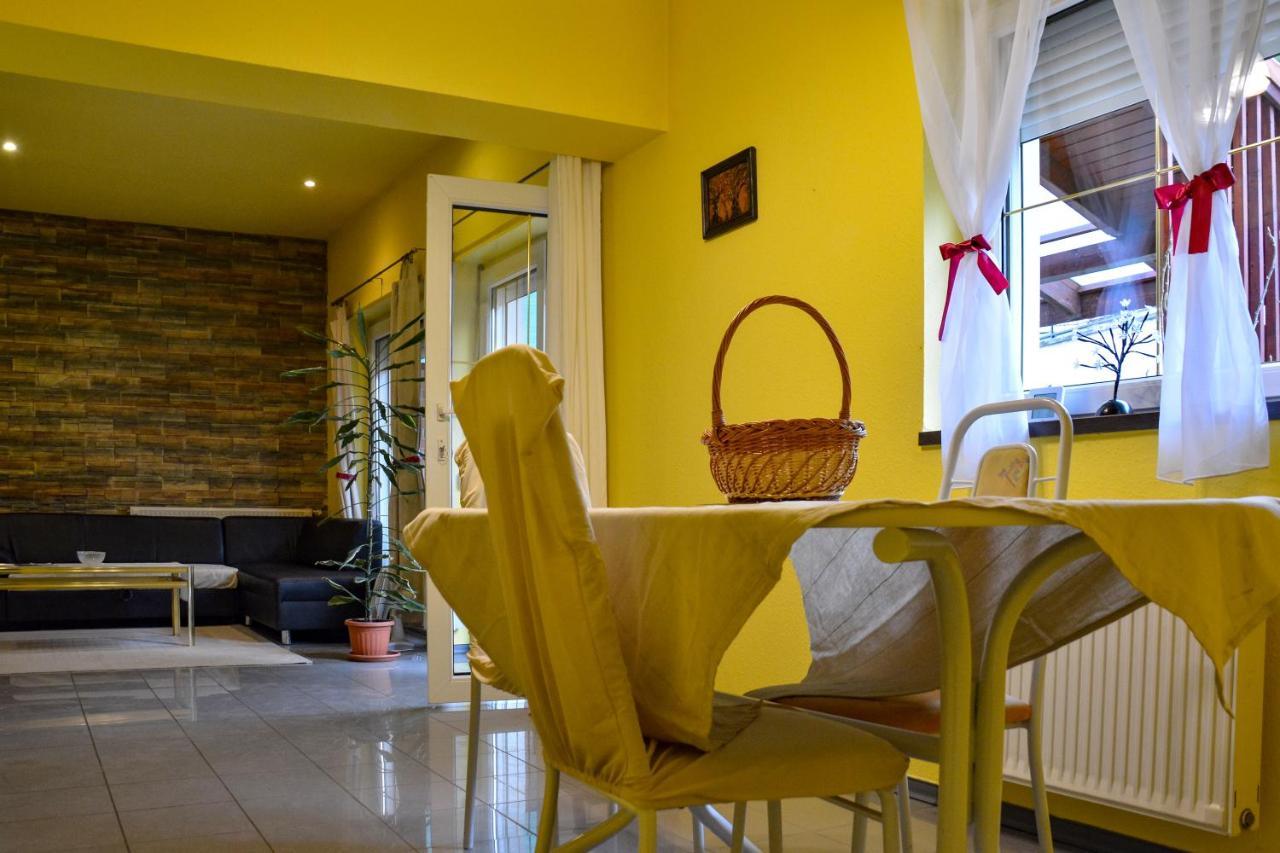 Afrodite Apartmanhaz Eger Exterior photo